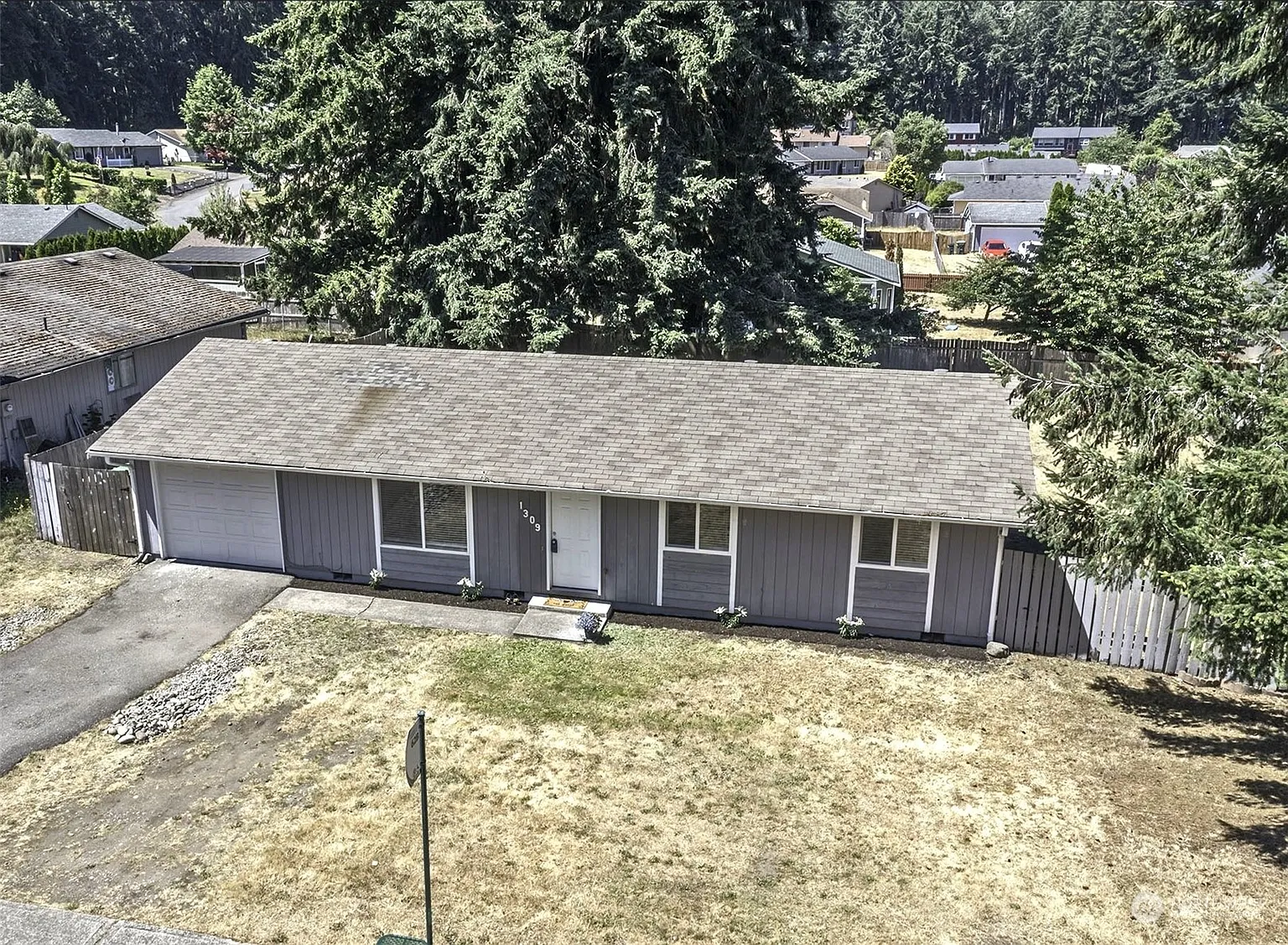1309 Deerbrush Drive SE photo 1
