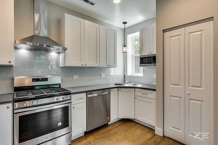 1st image of 3565 W Wolfram St #1E