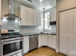3565 W Wolfram St #1E, Chicago, IL 60618