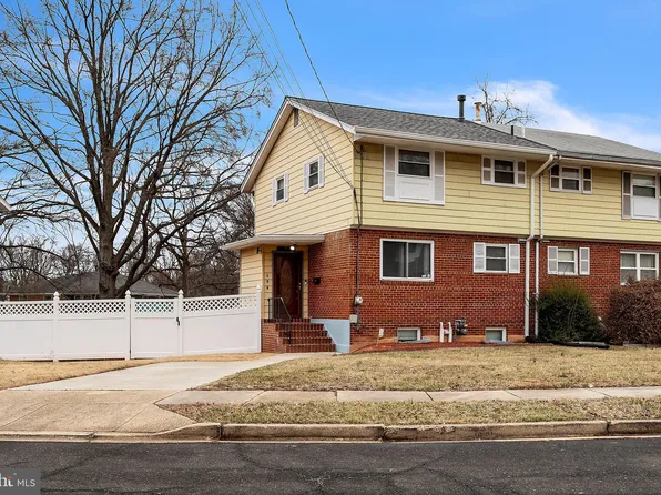 735 Booker Dr, Capitol Heights, MD 20743