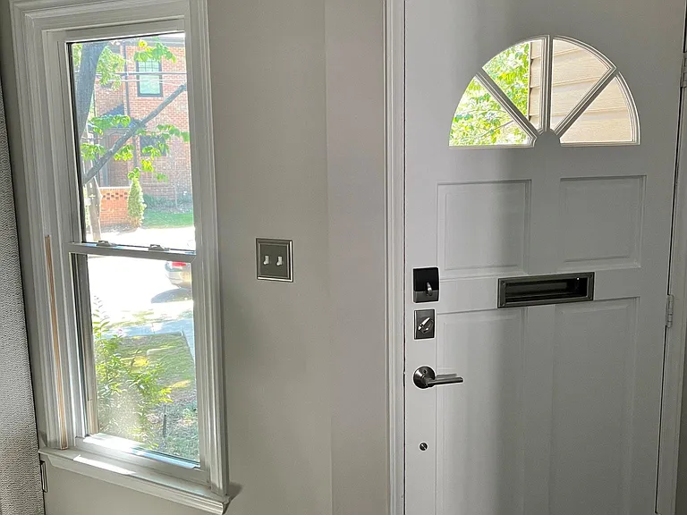 803 Lexington Ave — Photo 3