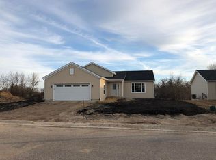 432 Fairmeadow Ln, Elkhorn, WI 53121