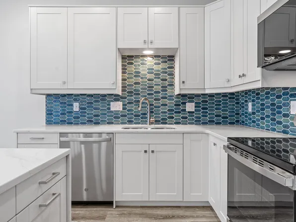 425 W 8th St #21, New Richmond, WI 54017