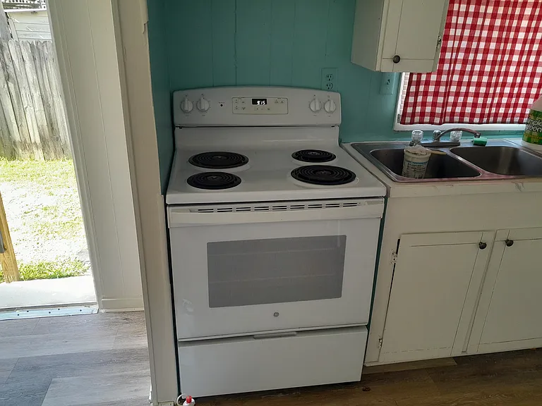 7335 Grand Prairie Hwy #3 — Photo 38