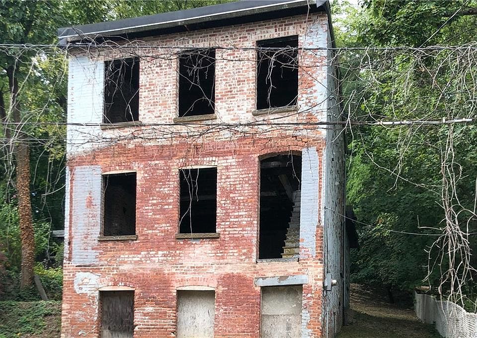 1st image of 11 Coffey Ave