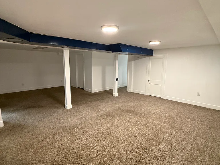 440 Dover St — Photo 31