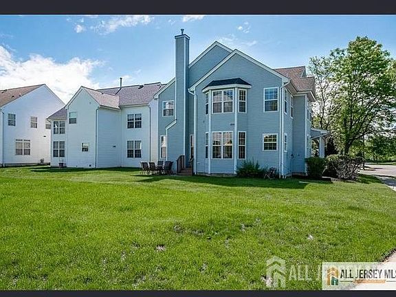 4th image of 31 Orchid Dr