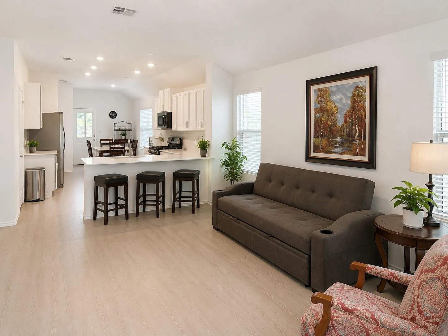 3 bed, 2.0 bath, 1491 sqft, $2,300 — Photo 2