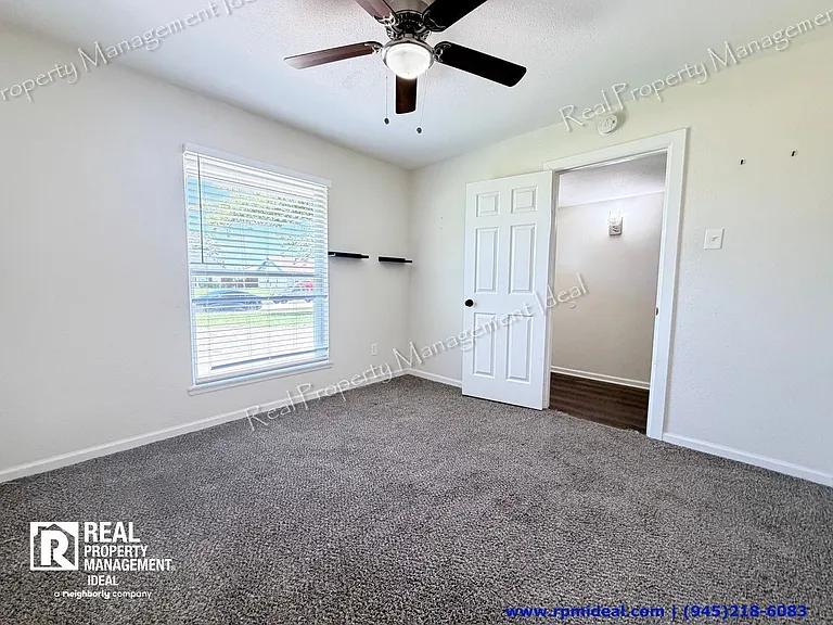 706 Jamestown Dr — Photo 15