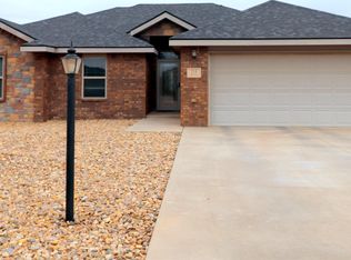 216 Almond Tree Ln, Clovis, NM 88101