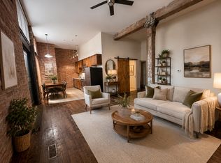427 Pershing Ave #104, Davenport, IA 52801