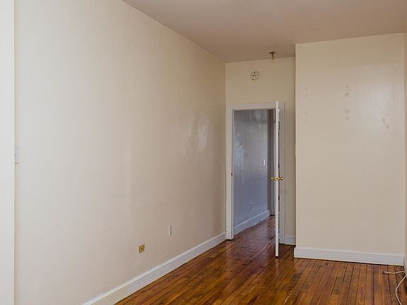 4th image of 61 Morgan Ave #2B