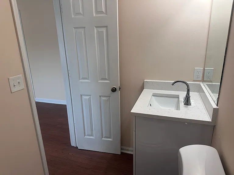 1002 Carla Pl — Photo 4