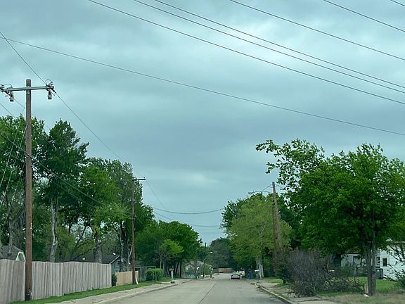 2nd image of 2930 Seaton Dr