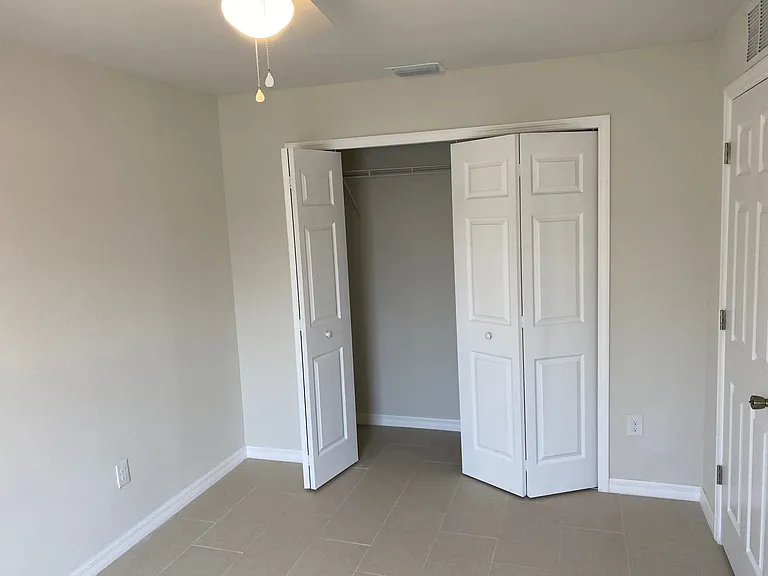 $250 move in special - 3 bedroom, 2 bath Duplex — Photo 15