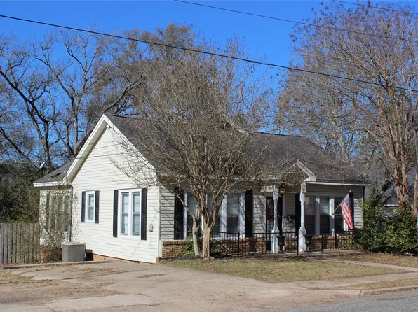 707 Buchanan St, Minden, LA 71055