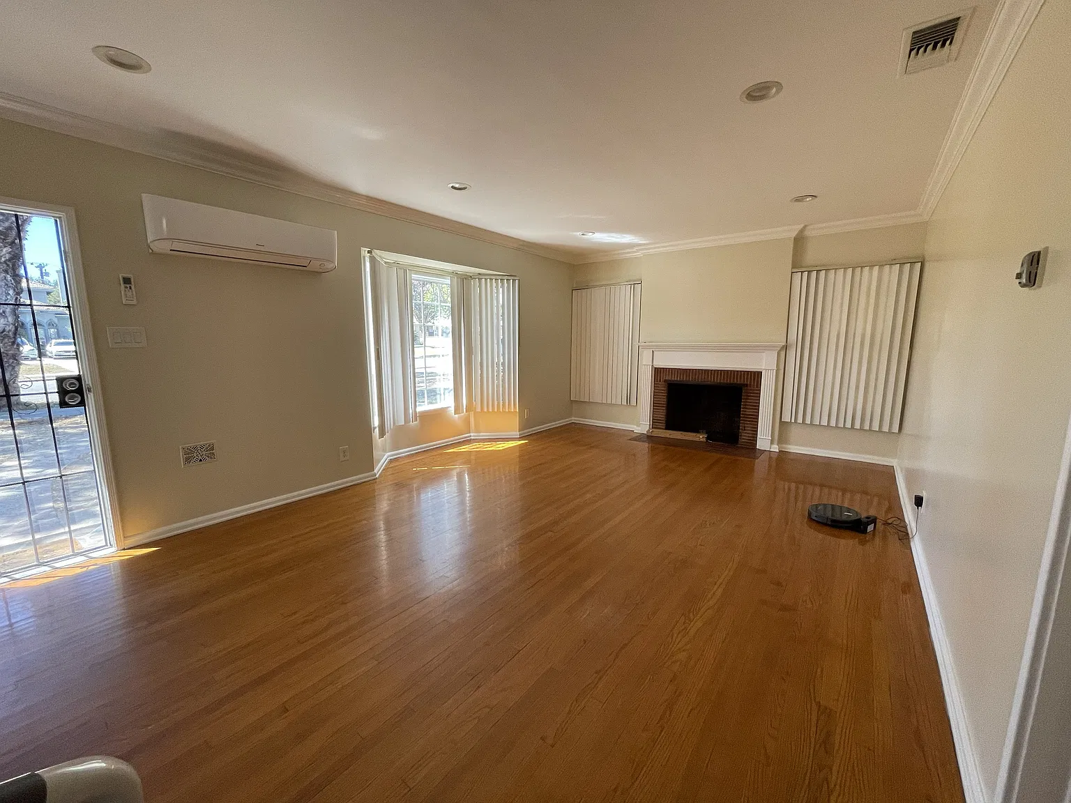 2 bed, 1655 sqft, $3,300 — Photo 2