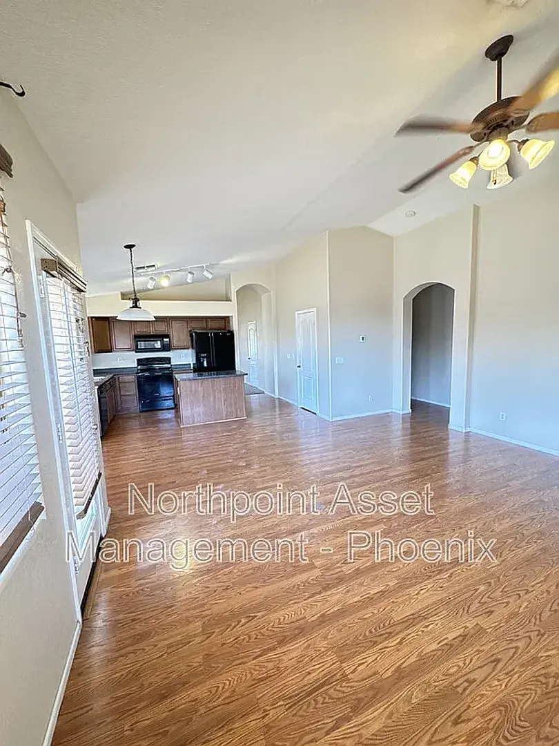 3-Bedroom,2 Bath Single Family for Rent in Goodyear,AZ | 2 Car Garage & Modern Kitchen — Photo 3