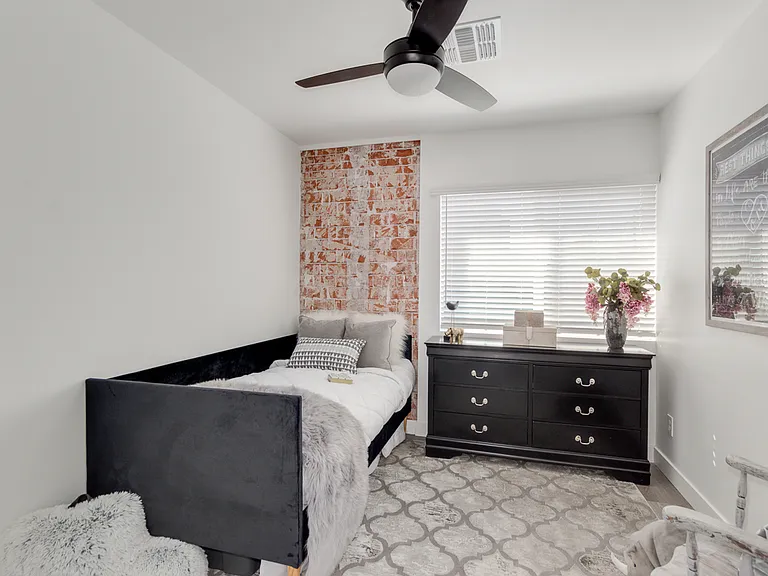 2512 E Thomas Rd #12 — Photo 20
