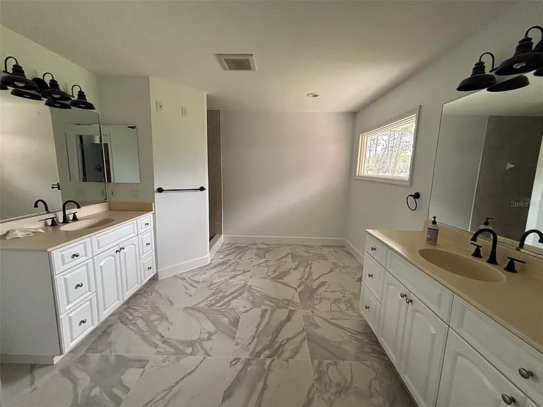 7910 Kennedy Ln — Photo 17