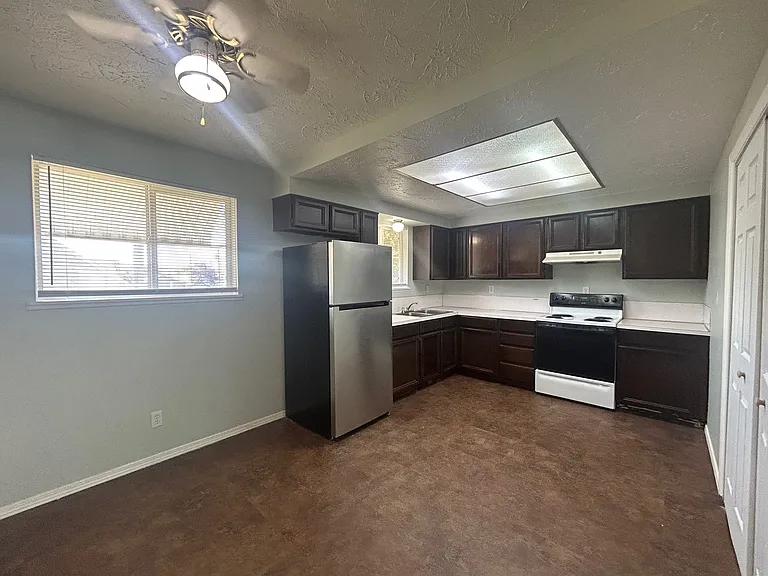 Cedar 680 W — Photo 12