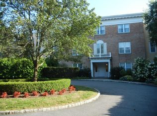 140 Field Point Rd Unit 10, Greenwich, CT 06830
