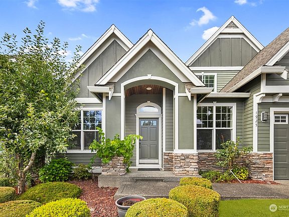 4th image of 1925 32nd Avenue Ct SW