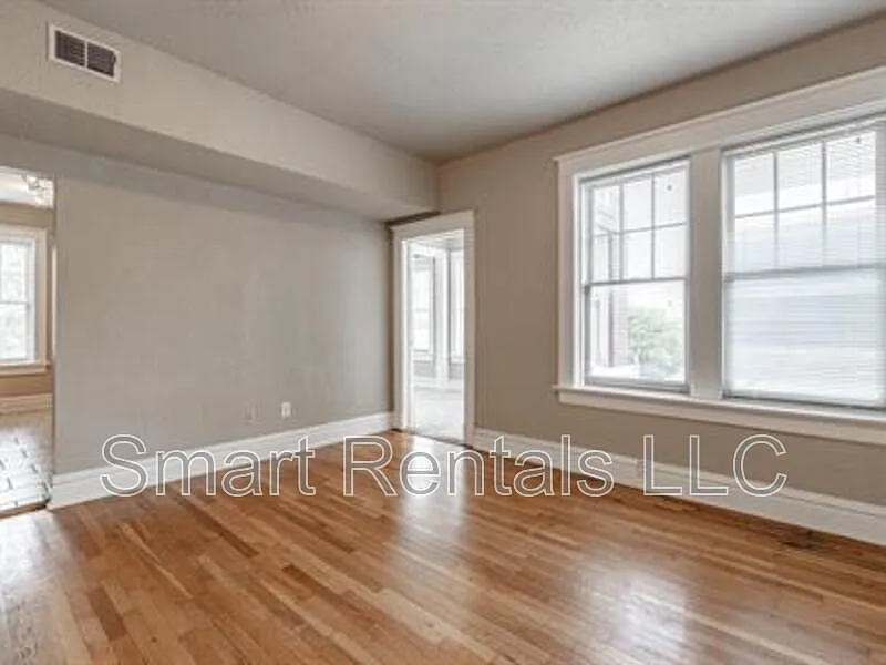 2 bed, 1.0 bath, 850 sqft, $999 — Photo 3