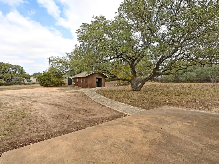 140 Barton Ranch Cir — Photo 31