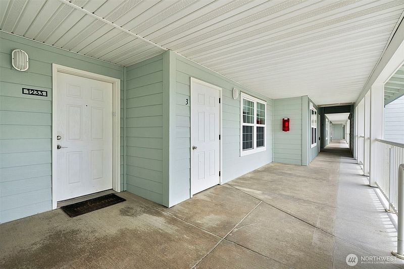 4th image of 1600 W Ocean Avenue #1233