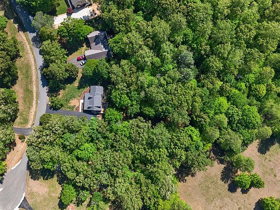 2nd image of 261 Blue Ridge Ln