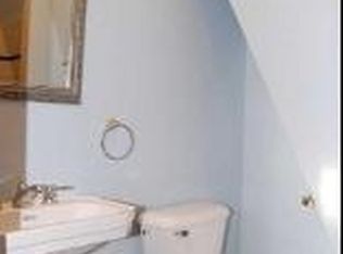 421 Wellington Ave, Elgin, IL 60120