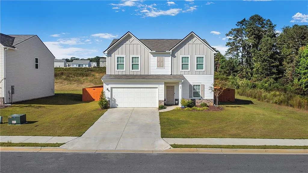 4 bed, 2.5 bath, 2181 sqft, $2,400 — Photo 1