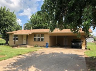 811 W Spaulding St, Checotah, OK 74426