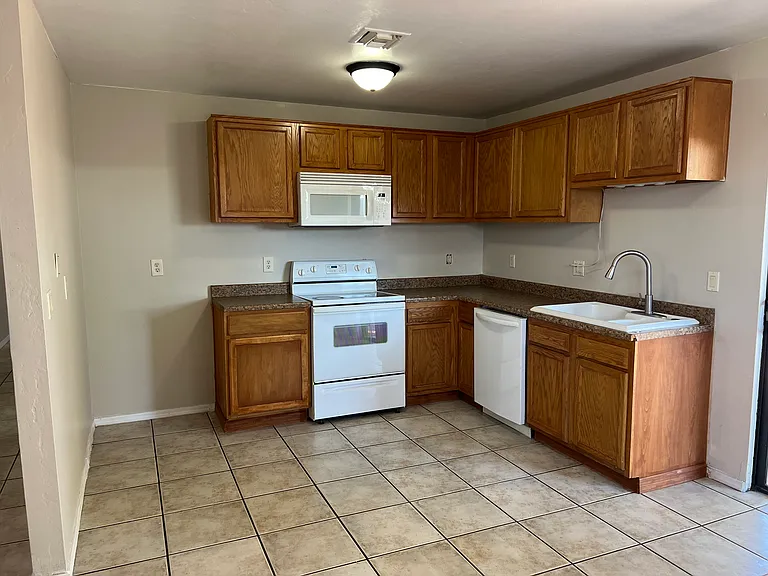 113 W Corona Rd #2 — Photo 1