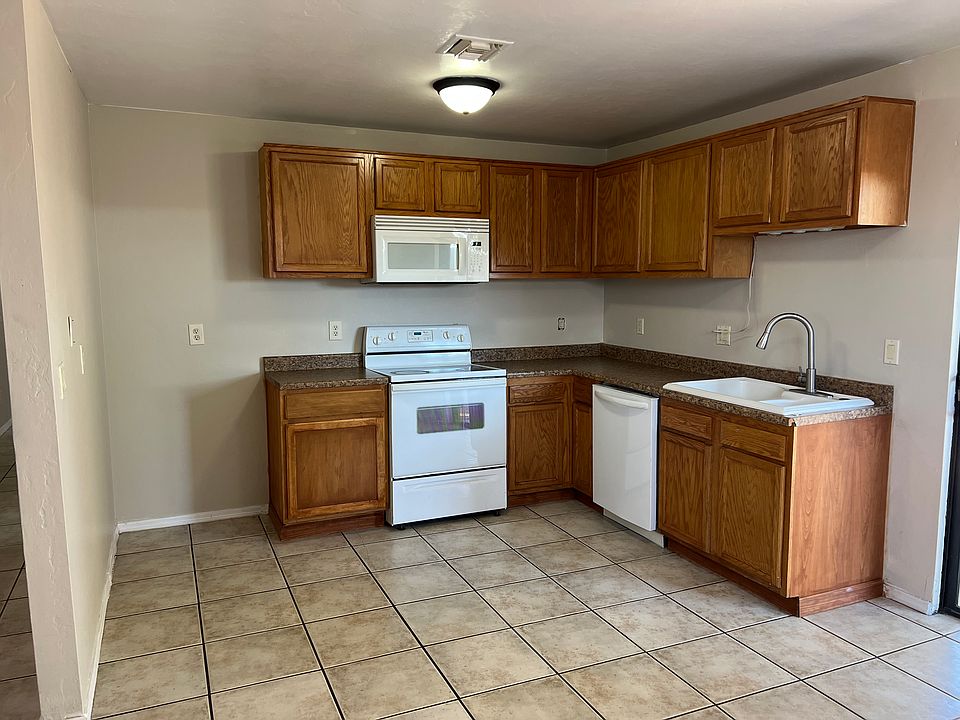 1st image of 113 W Corona Rd Unit 2