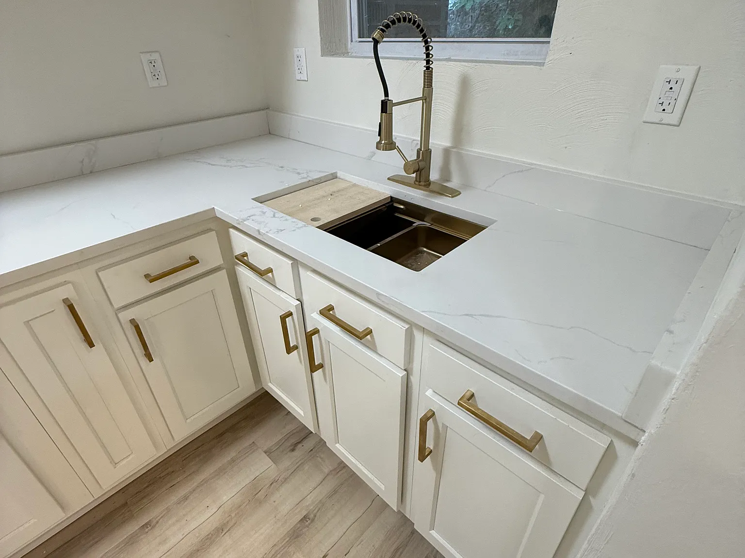 230 Wick St — Photo 4