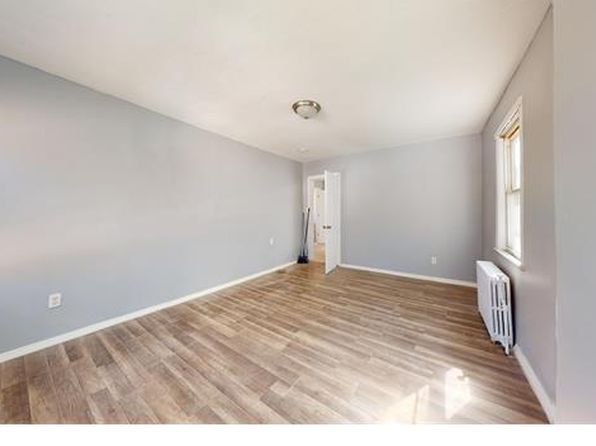 24 Van Tuyl St FLOOR 2