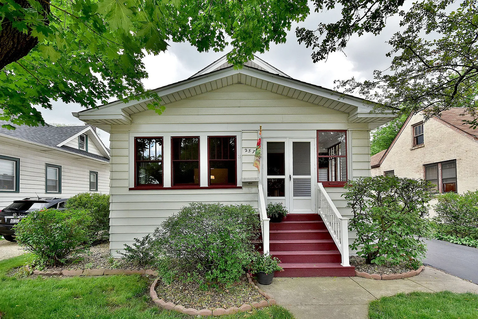 257 W North Ave photo 1