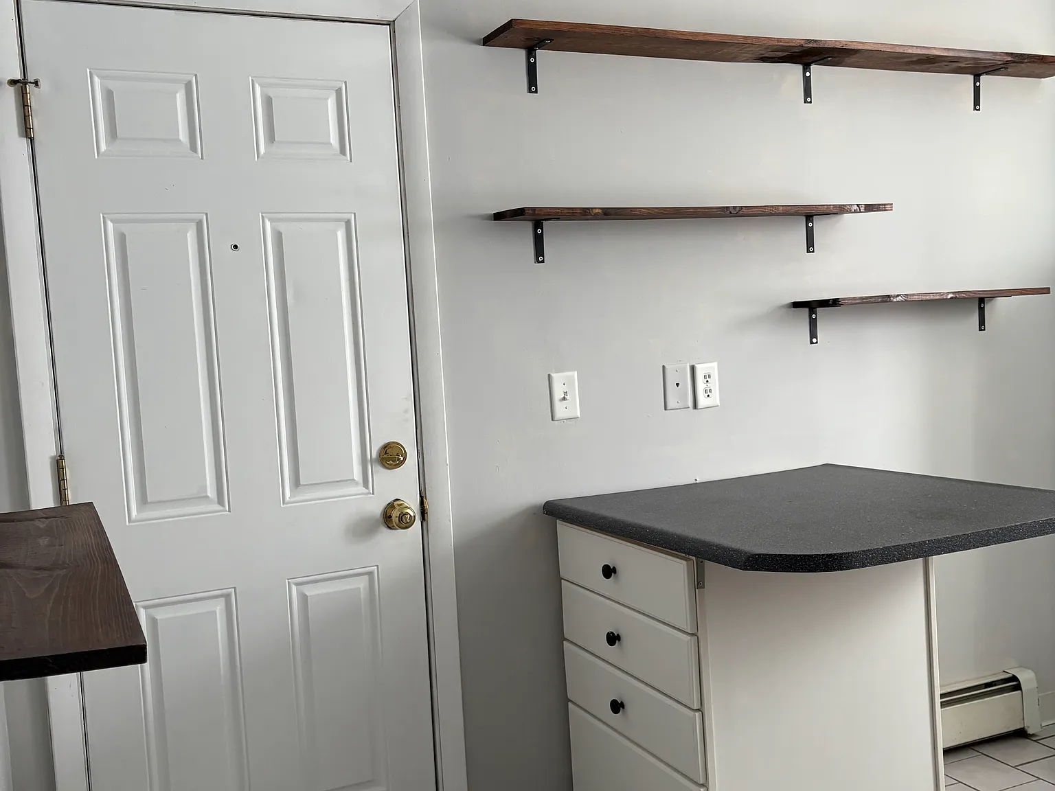 1 bed, 1000 sqft, $1,100 — Photo 4