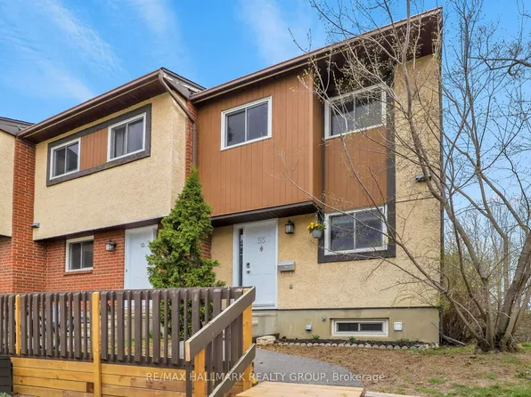 55 Bering Ct #34, Ottawa, ON K2L 2B8