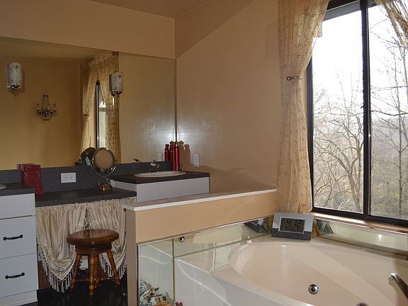 Master bath 