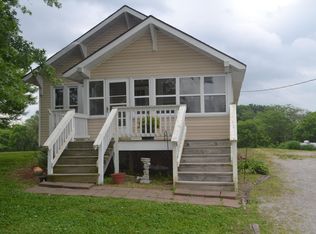 962 Schwartz Rd, Centralia, IL 62801