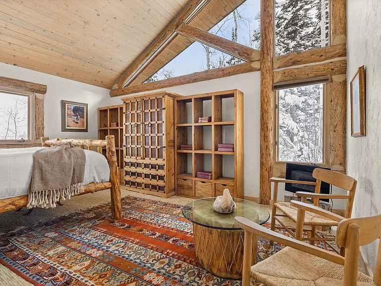 818 Faraway Rd — Photo 16