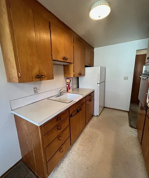 78 Williams Ave S #A — Photo 7