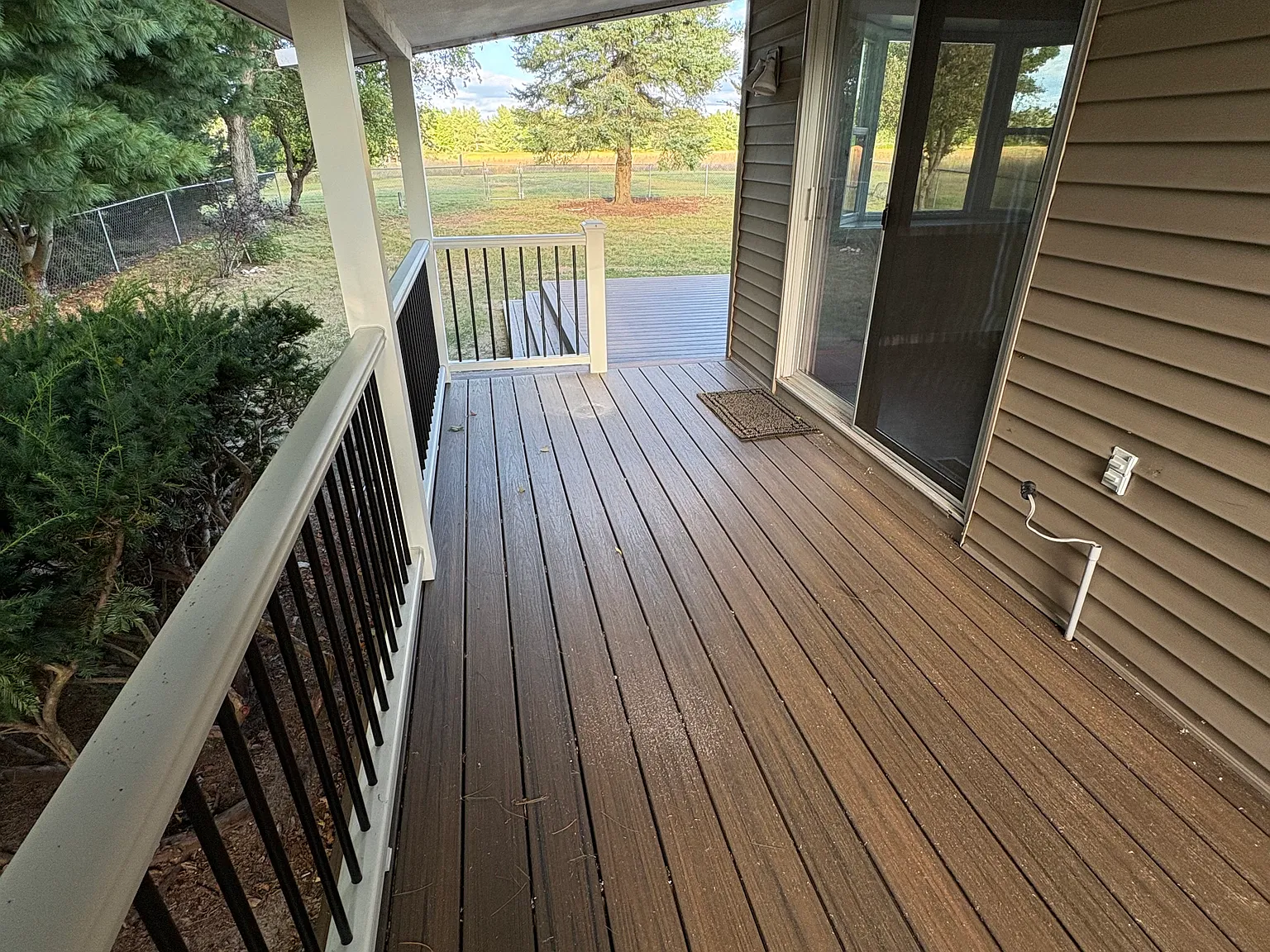 4 bed, 5520 sqft, $2,650 — Photo 1