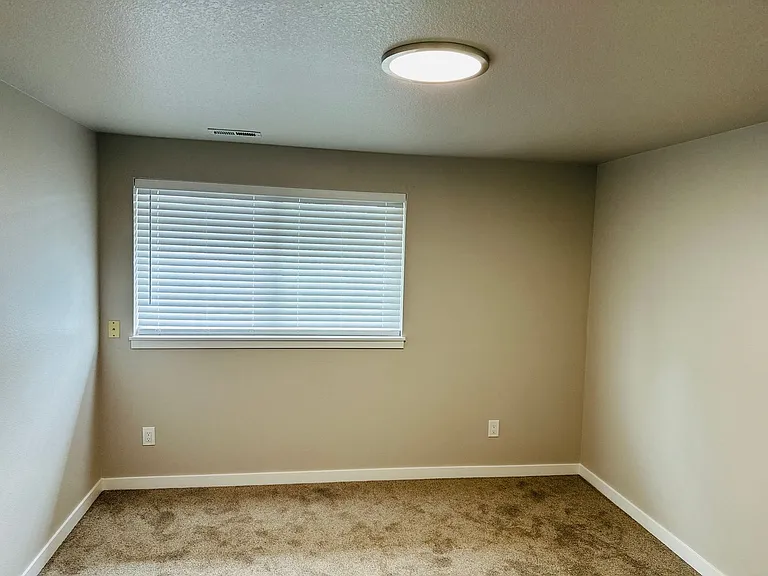 710 SE 135th Ct — Photo 24
