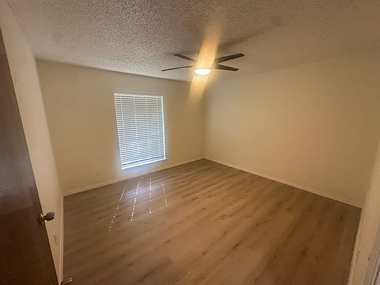 2502 La Rochelle Dr — Photo 4