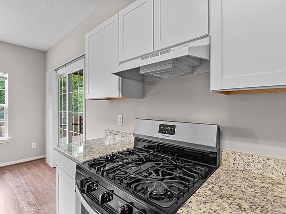 5th image of 210 Kingston Forest Dr