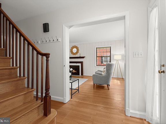2nd image of 4104 Woodberry St